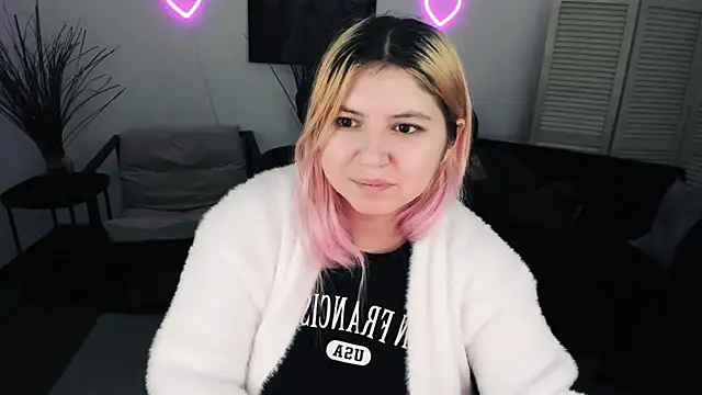 Snapshot of DiaAngell chatting on 02-22-26, 07:23 DiaAngell online show from 02-22-26, 07:23