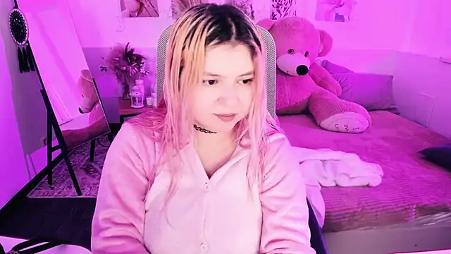 Snapshot of DiaAngell chatting on 02-24-26, 07:23 DiaAngell online show from 02-24-26, 07:23