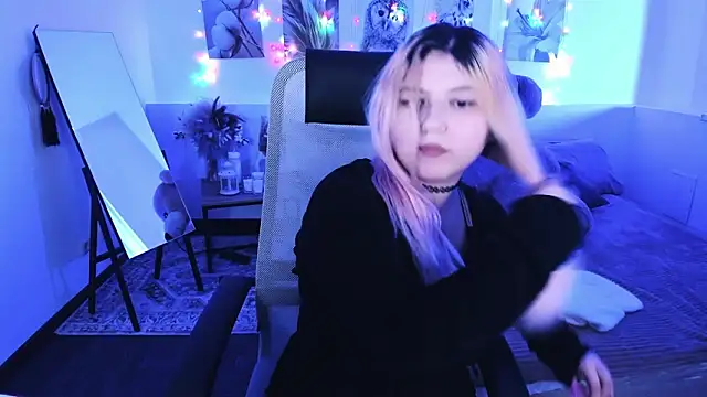 Snapshot of DiaAngell chatting on 02-27-26, 07:25 DiaAngell online show from 02-27-26, 07:25