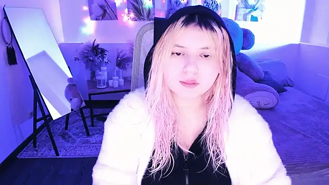 Snapshot of DiaAngell chatting on 02-28-26, 07:37 DiaAngell online show from 02-28-26, 07:37