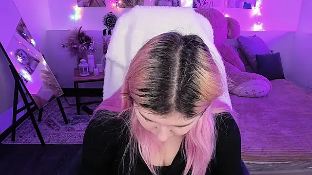 Snapshot of DiaAngell chatting on 03-11-26, 08:26 DiaAngell online show from 03-11-26, 08:26