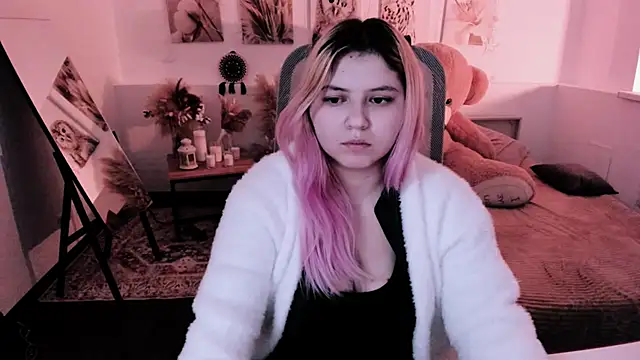 Snapshot of DiaAngell chatting on 03-12-26, 07:31 DiaAngell online show from 03-12-26, 07:31