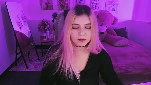 Snapshot of DiaAngell chatting on 03-16-26, 07:18 DiaAngell online show from 03-16-26, 07:18