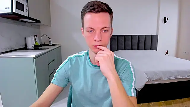 max shy online show from 01-25-25, 03:41