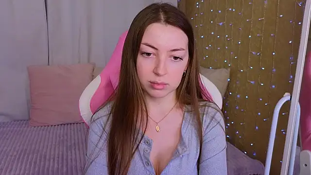 Ann moon   online show from 02-06-25, 01:43