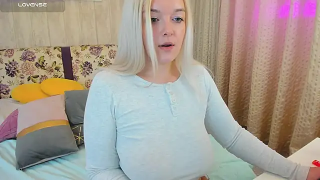 Snapshot of Misty__Fox chatting on 01-21-25, 03:26 Misty  Fox online show from 01-21-25, 03:26