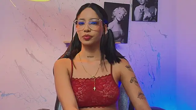 Snapshot of Paulina_Lopezz chatting on 06-10-26, 05:07 Paulina Lopezz online show from 06-10-26, 05:07