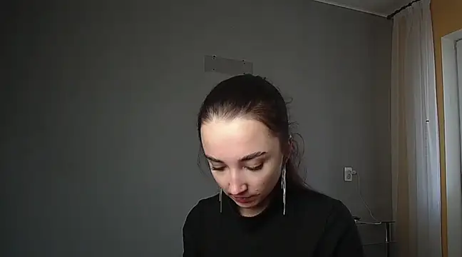 Snapshot of Eva_Gloryy chatting on 02-21-25, 12:17 Eva Gloryy online show from 02-21-25, 12:17