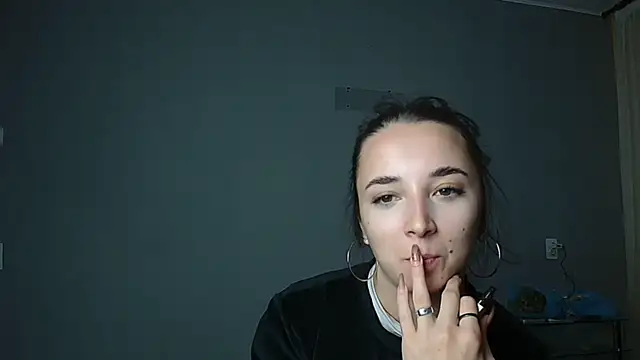 Snapshot of Eva_Gloryy chatting on 09-18-25, 03:14 Eva Gloryy online show from 09-18-25, 03:14