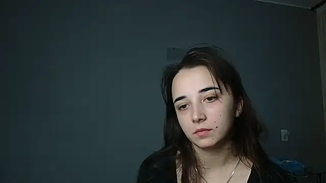 Eva Gloryy online show from 11-18-25, 10:20