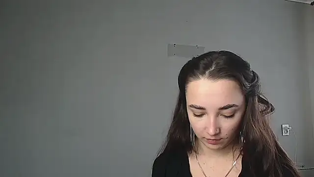 Snapshot of Eva_Gloryy chatting on 03-17-26, 12:52 Eva Gloryy online show from 03-17-26, 12:52