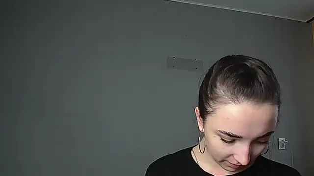 Snapshot of Eva_Gloryy chatting on 03-18-26, 12:19 Eva Gloryy online show from 03-18-26, 12:19