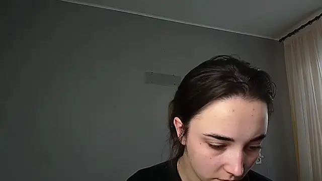Snapshot of Eva_Gloryy chatting on 04-15-26, 09:27 Eva Gloryy online show from 04-15-26, 09:27