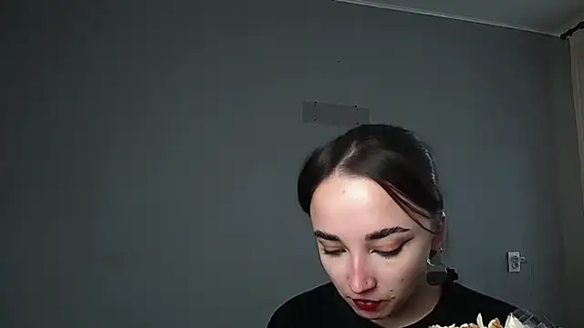 Snapshot of Eva_Gloryy chatting on 04-29-26, 01:37 Eva Gloryy online show from 04-29-26, 01:37