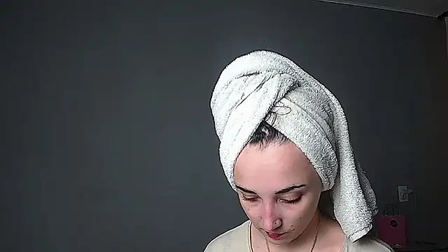 Eva Gloryy online show from 06-17-26, 06:20