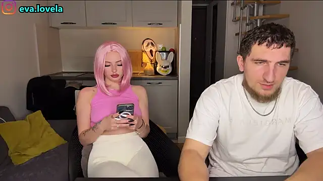 EveRey online show from 10-25-25, 06:35