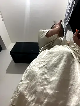 Lili  taylor online show from 10-19-25, 03:29