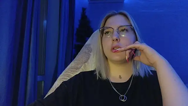 Snapshot of HotBrandyX chatting on 01-09-26, 01:58 HotBrandyX online show from 01-09-26, 01:58