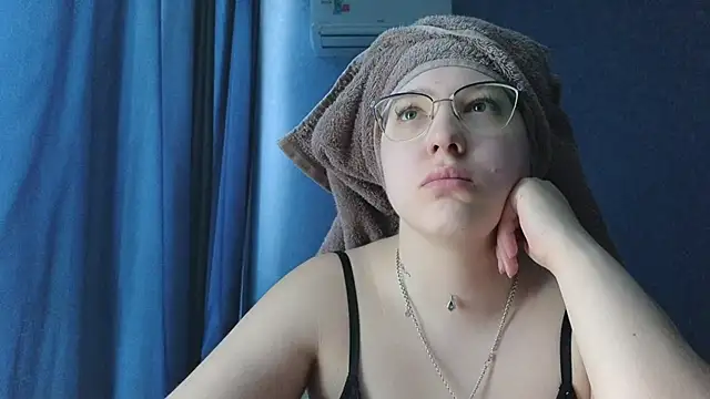 Snapshot of HotBrandyX chatting on 03-14-26, 03:45 HotBrandyX online show from 03-14-26, 03:45