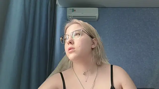 Snapshot of HotBrandyX chatting on 03-16-26, 05:55 HotBrandyX online show from 03-16-26, 05:55