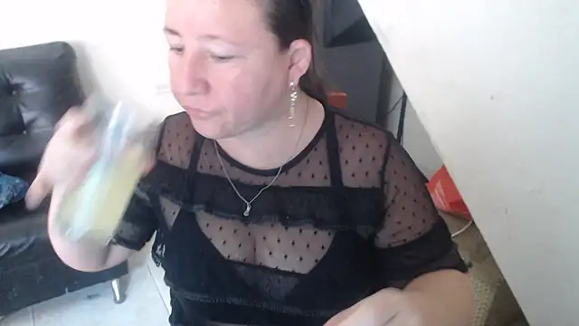 Snapshot of Yohis_Kiut25 chatting on 09-24-25, 06:11 Yohis Kiut25 online show from 09-24-25, 06:11