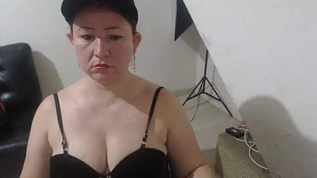 Snapshot of Yohis_Kiut25 chatting on 11-01-25, 02:57 Yohis Kiut25 online show from 11-01-25, 02:57