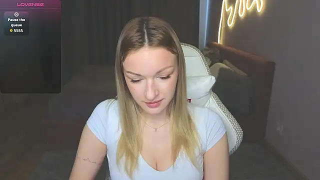 Snapshot of MargaretSweet1 chatting on 03-21-26, 07:02 MargaretSweet1 online show from 03-21-26, 07:02