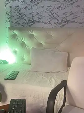 viktoria davis  online show from 01-31-25, 10:10