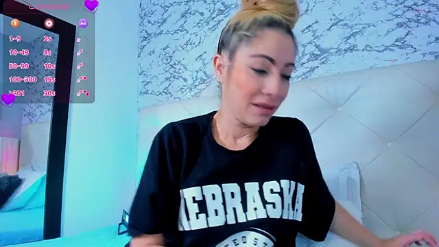 viktoria davis  online show from 02-19-25, 08:41