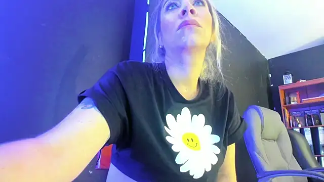 viktoria davis  online show from 03-10-25, 10:02