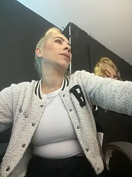 viktoria davis  online show from 10-04-25, 10:52