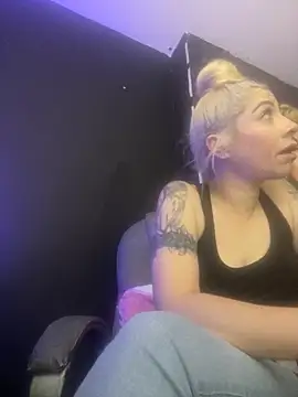 viktoria davis  online show from 10-14-25, 10:43