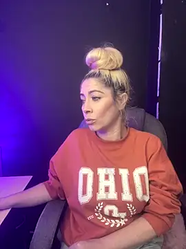 viktoria davis  online show from 11-21-25, 11:47