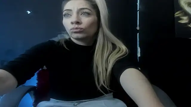 viktoria davis  online show from 04-29-26, 02:15