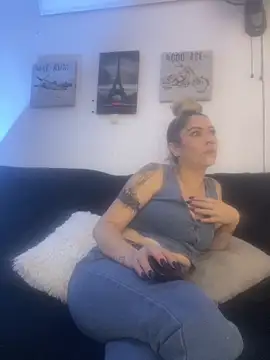 viktoria davis  online show from 05-09-26, 01:33
