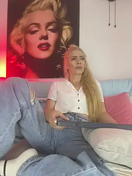 Snapshot of viktoria_davis_ chatting on 05-31-26, 12:19 viktoria davis online show from 05-31-26, 12:19