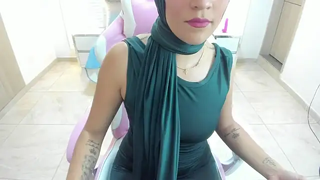 Snapshot of Zulema_hamdi chatting on 01-30-25, 07:26 Zulema hamdi online show from 01-30-25, 07:26