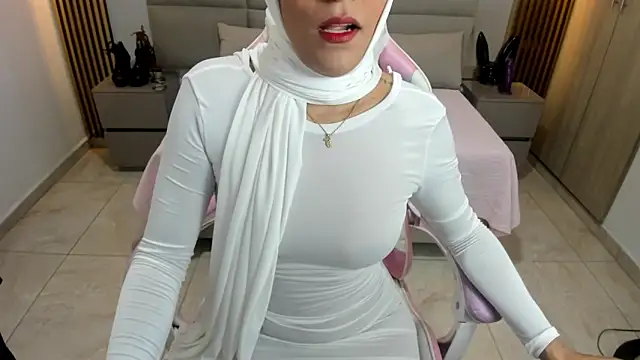 Snapshot of Zulema_hamdi chatting on 03-02-25, 11:18 Zulema hamdi online show from 03-02-25, 11:18