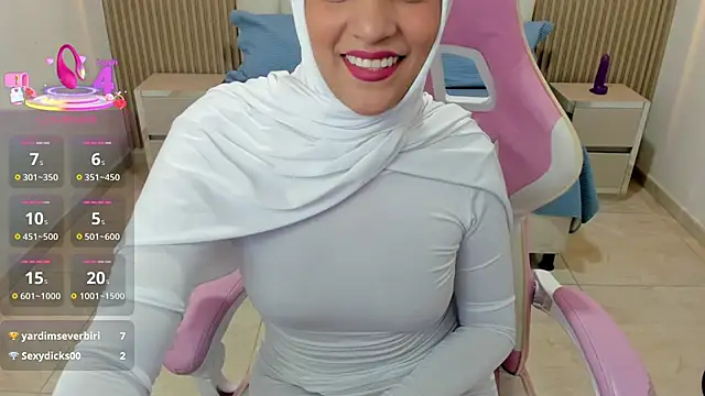Snapshot of Zulema_hamdi chatting on 03-22-25, 02:27 Zulema hamdi online show from 03-22-25, 02:27