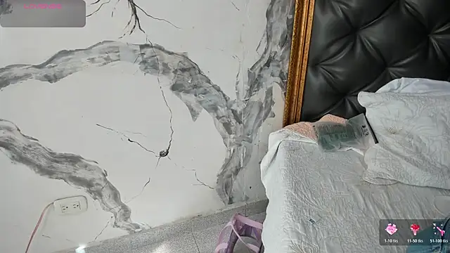 Snapshot of DalayMoore chatting on 03-08-26, 08:23 DalayMoore online show from 03-08-26, 08:23