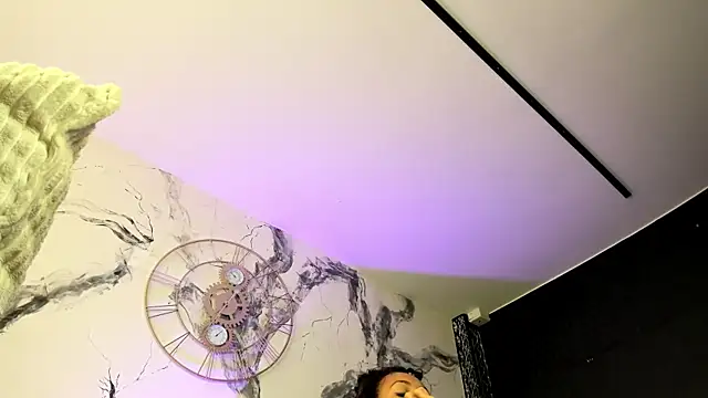 Snapshot of DalayMoore chatting on 03-15-26, 08:26 DalayMoore online show from 03-15-26, 08:26