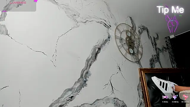 Snapshot of DalayMoore chatting on 03-20-26, 08:14 DalayMoore online show from 03-20-26, 08:14