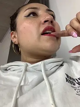 Snapshot of tania_23 chatting on 02-15-25, 07:50 tania 23 online show from 02-15-25, 07:50