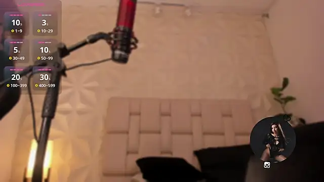 Snapshot of DannaJhonson1 chatting on 02-21-25, 10:48 DannaJhonson1 online show from 02-21-25, 10:48