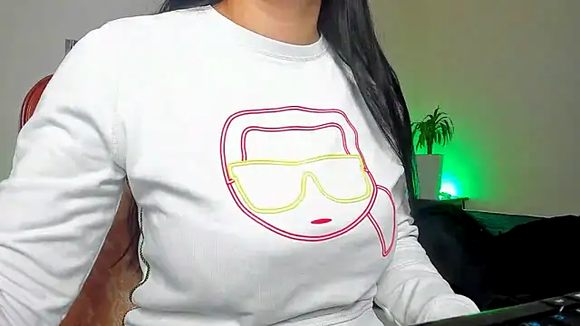 Snapshot of Tianiaa chatting on 01-30-25, 09:36 Tianiaa online show from 01-30-25, 09:36