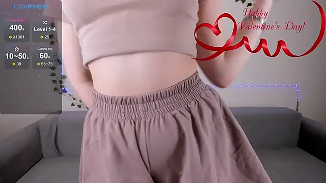 Snapshot of EmmyStar_ chatting on 02-13-25, 05:33 EmmyStar  online show from 02-13-25, 05:33