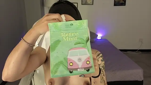 Nicole Foxx  online show from 10-02-25, 08:38