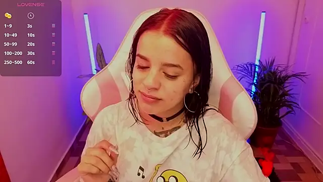 Nicole Foxx  online show from 05-11-26, 04:48