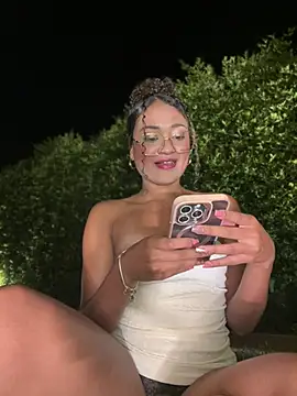 Snapshot of Ariana_lily_ chatting on 01-24-25, 04:48 Ariana lily online show from 01-24-25, 04:48