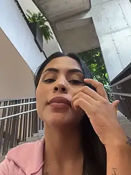 Snapshot of Ariana_lily_ chatting on 03-18-25, 08:15 Ariana lily online show from 03-18-25, 08:15